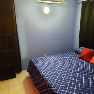 Cozy Studio - Waterloo Road Apartment